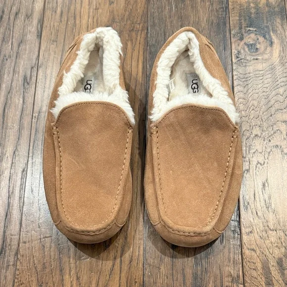 UGG Plush Men's Tan Suede Slip-Ons - Picture 3 of 5